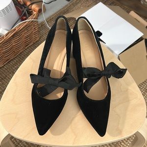 WORN ONCE J. Crew Avery Velvet Pumps with Bow